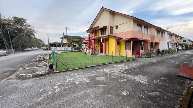 [Freehold]Corner Lot Double Storey Taman Ilmu, Nibong Tebal Penang 1