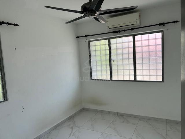 PJ Sunway Pyramid PJS 7 double storey corner landed, balcony, spacious 5