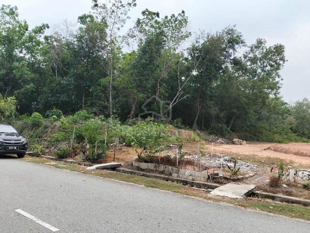 Tanah 2.3 ekar area Bandar Tasik Senangin, Lenggeng 1