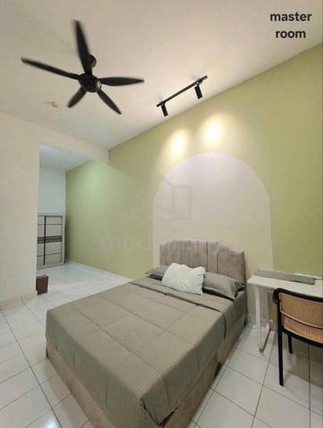 Master Bedroom Exclusive ready move in Jun 1