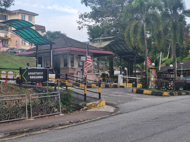saujana apartment 1