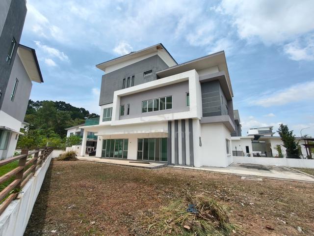 Port Dickson Taman Lukut Lagenda 2 Half storey Bungalow For Sale 1