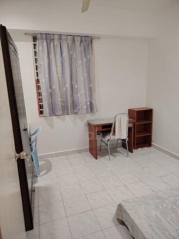 Green Acre Park Sg Long Middle Room - Fully Furnished UTAR MRT 1