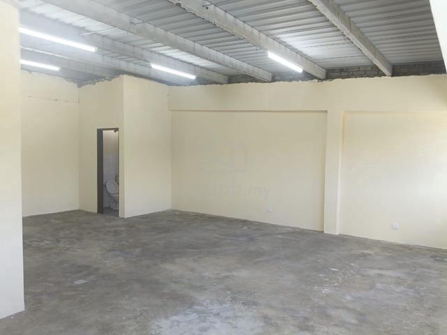 SUPER DEAL! 💛Corner unit!!!Good Condition Factory,For Rent Sg ready m 1