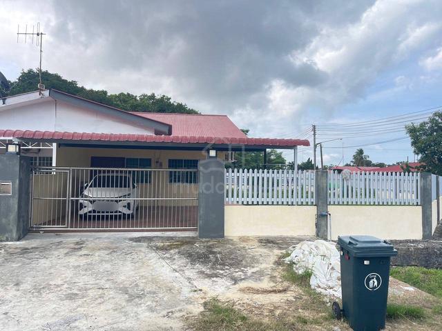 Newly Refurbished Single Storey Corner House for Sale at Luak Miri 1