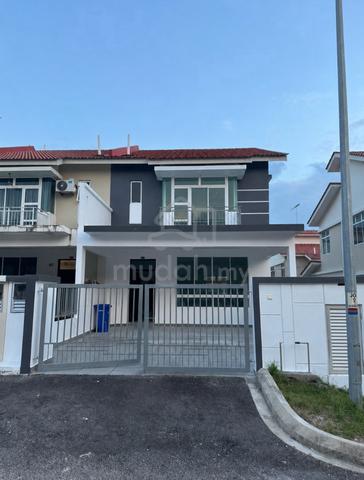 Double Storey For Sale/Rent @ Taman Sri Penawar,Johor 1