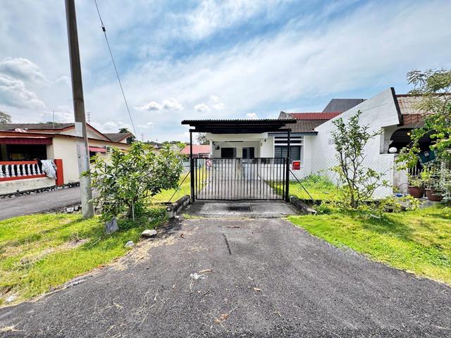 NEAR SURAU END LOT 2400ft Single Storey House Seksyen 1 Bangi 1