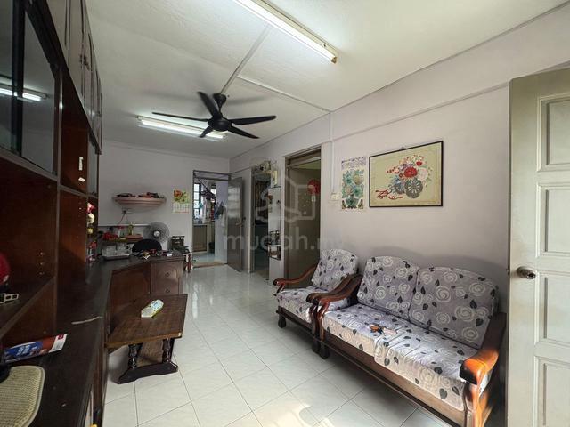 renovated /walking distance to 99market and jpj / tingkat pertama flat 1