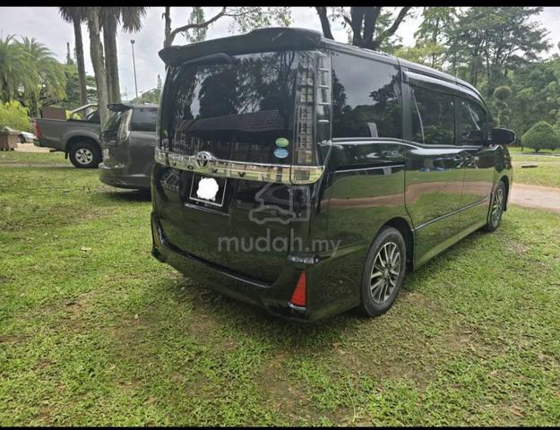 2014 Toyota VOXY 2.0 X (A) - 3