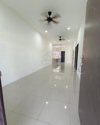 Spacious house rent in gunung lang ipoh 1