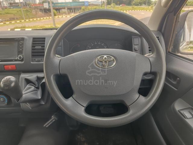 2014 Toyota Hiace 2.5 (M) window van 14seat - 5