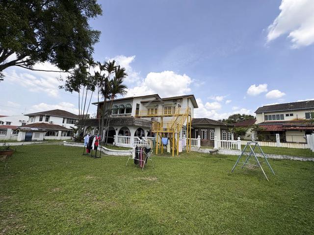Petaling Jaya Freehold Bungalow House For Sale 1
