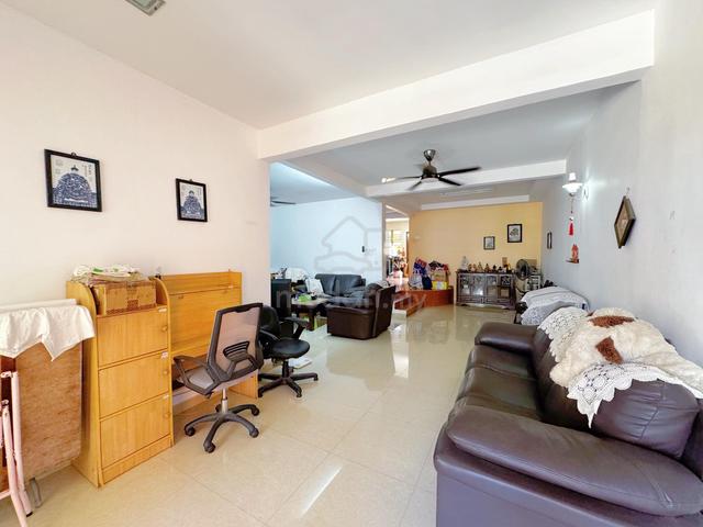 JB Town Tmn Pelangi Jalan Ungu Large Double Storey 1