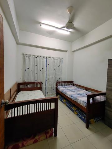 Middle Room 1