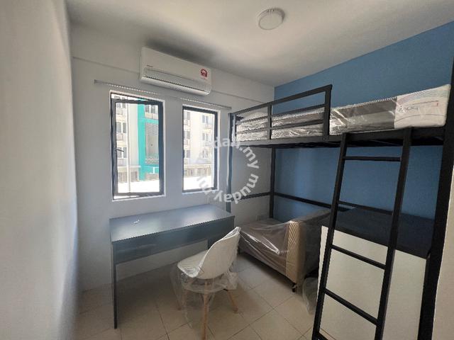 Uni Suites 4