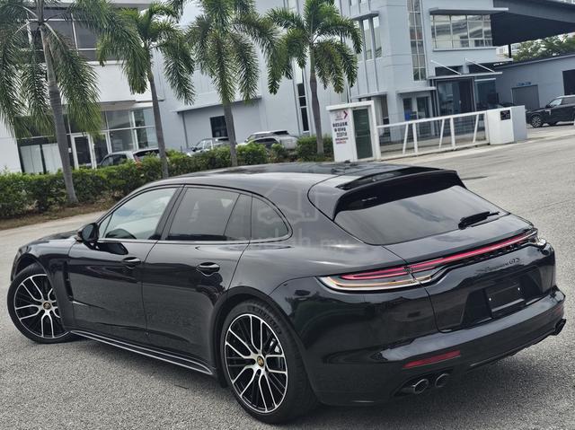 Porsche PANAMERA TURBO SPORT TURISMO 4.0 GTS Japan - 2