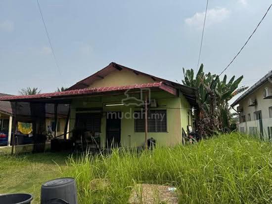 1sty bungalow 4000sf 3r2b at Taman Desa Mahkota Bandar Baru Bangi 1