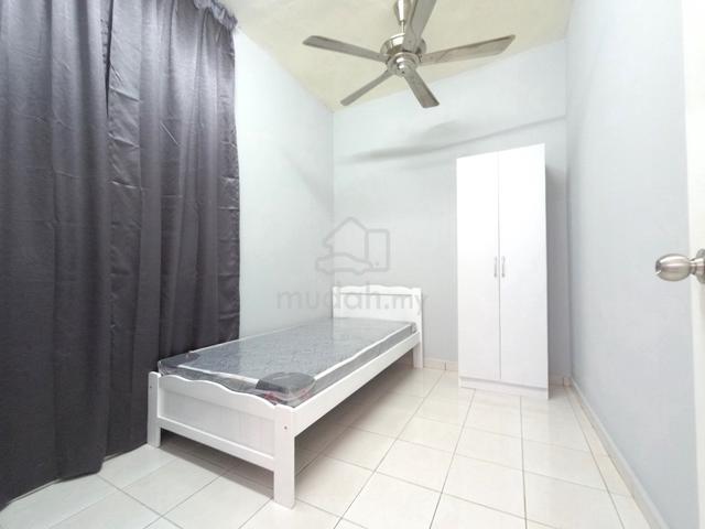 BILIK Single|FREE DEPOSIT|FREE WIFI|Sri Astana Apartment|Perempuan | 1