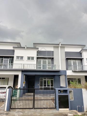 2 storey below market at Taman Warisan Hijauan for sale 1