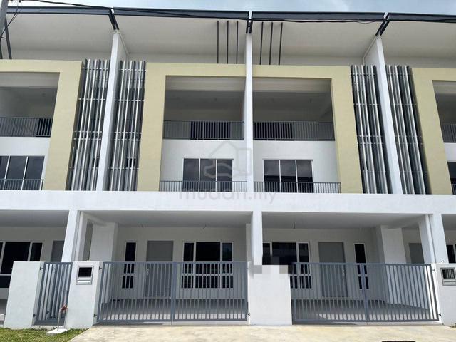 3 Storey House at Riveria Villa, Kepayan, Sabah 1