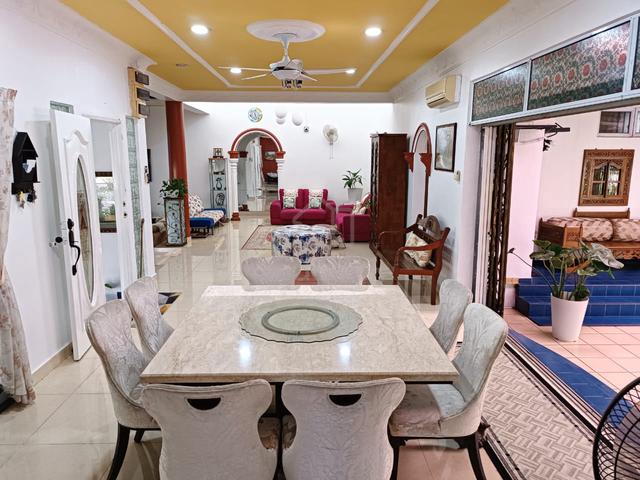 Bungalow House, Sungai Buloh, Selangor. 1