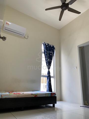 Fully Furnished Raintree Park 1 Room For Rent 1