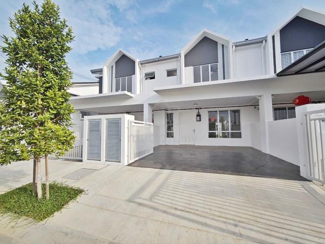 Double Storey CHEAPEST Bandar Eka Sendayan seremban Facing Open 4R 3B 1