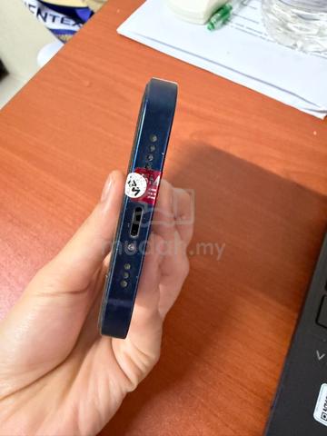 Iphone 12 - photo 6 of 6