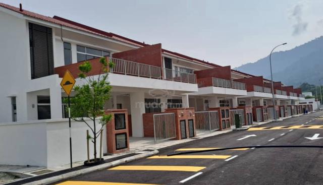 Taman Aston Barat 2 Storey House For Sale with back land 1