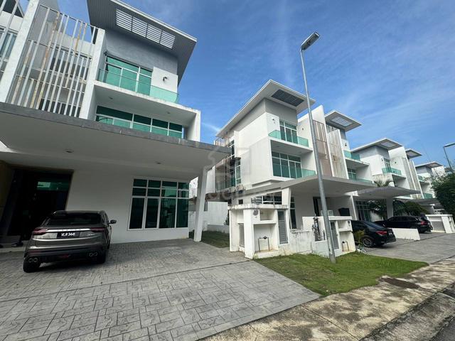 NEGO❗️3 STOREY SEMI D Clover Garden Residence Cyberjaya - RENOVATED 1