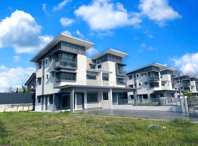 (Semi-D Brand New) Rumah Siap di Bandar Baru Bangi 1