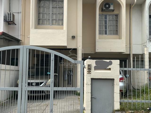Bandar sunway pjs9 double storey with 8 rooms & 4 bathrooms 1