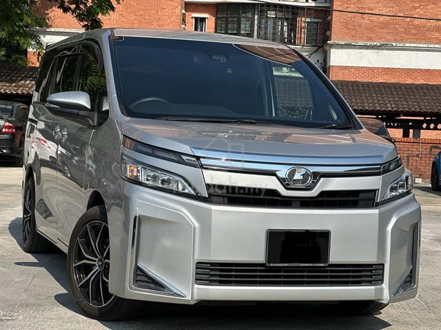 2018 Toyota VOXY 2.0 POWERDOOR / LEATHER SEAT - 1