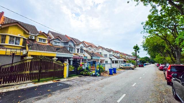 MURAH Facing Open Double Storey Terrace Seksyen 13 Shah Alam 1