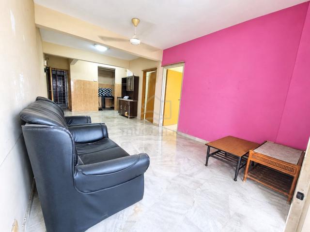 Iris Apartment (Taman Desa) 1