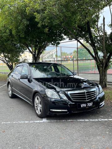 2012 Mercedes Benz E200 CGI BlueEFCY W212B - 1
