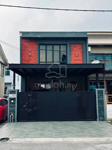 Double Storey - End Lot Taman Scientex Senai, Johor 1