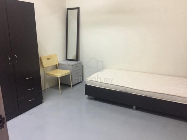Bilik Rumah Kedai  Utk 1 orang  - SS6 Kelana Jaya 1