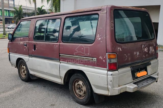 Van Mitsubishi 1.6 Petrol Manual - 2