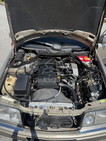 1995 Mercedes Benz 220E 2.2 (A) - 2