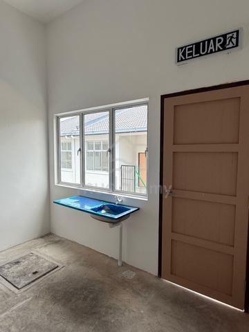 Kedai Satu Tingkat Untuk Disewa (Berdepan Kawasan Perumahan) 1