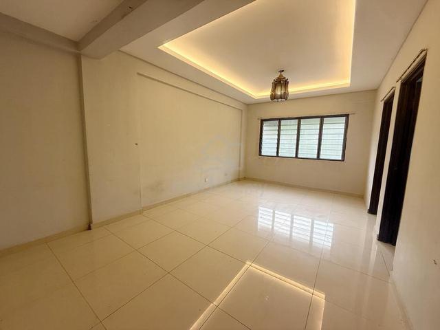 Rumah Pangsa Larkin ( Flat Larkin ) 1