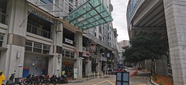 Metropolitan Square 1
