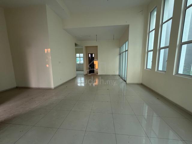 Tropicale Alma| Zero Lot Bungalow Gated & Guarded, 4Bed 3Bath 1
