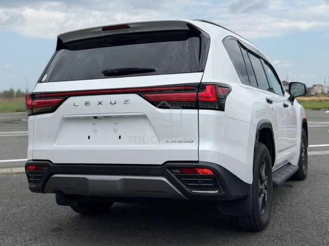 2022 Lexus LX 600 4WD HUD (Recon) - 4