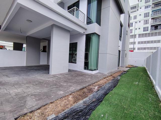 Three Storey Semi-D Taman Sinar Mahkota Seksyen 2 1