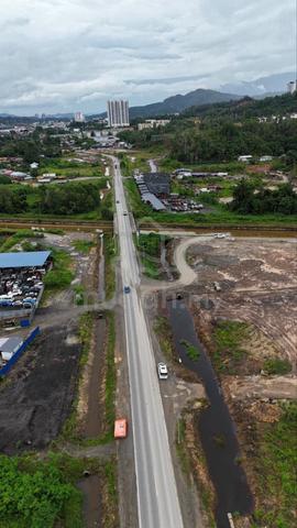 Commercial Land Main Road Frontage Kolombong for rent 1