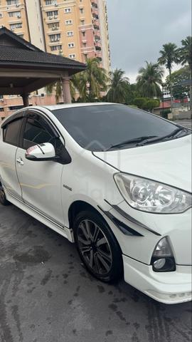 2013 Toyota PRIUS C 1.5 TRD SPORTIVO (HYBRID) - 5