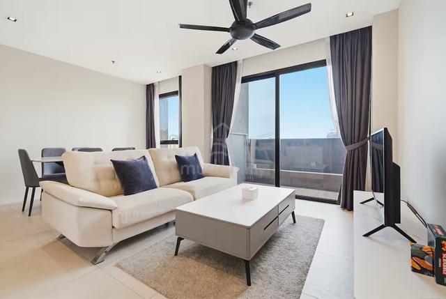 500k 3Room MRT CONDO 1