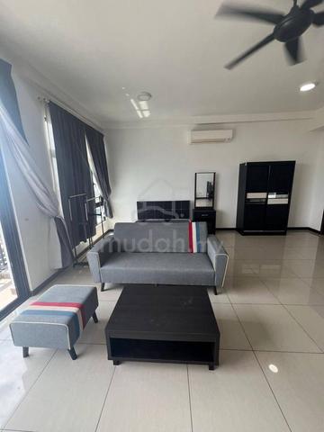 Molek Regency 1
